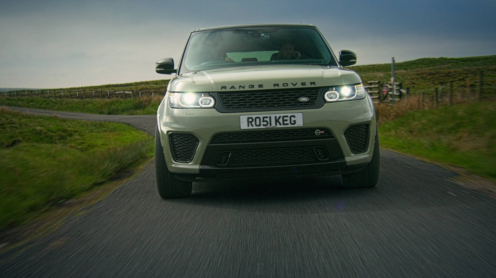 Range Rover Arlon Premiere Colour Change_Automotive videography