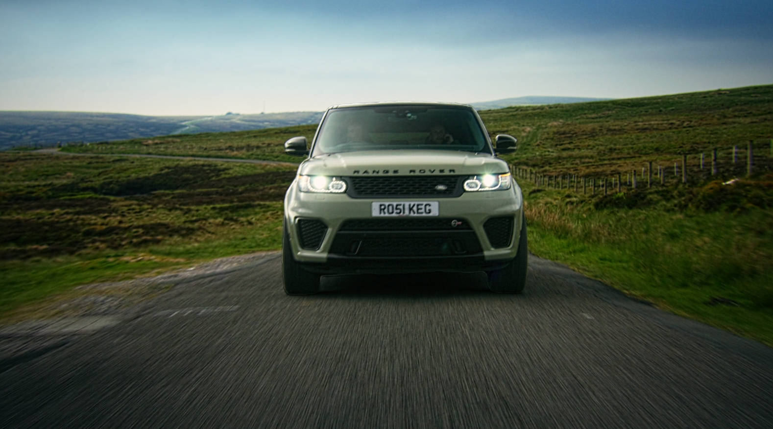Automotive Videography Range Rover SVR 5.0 – Lumira Studio